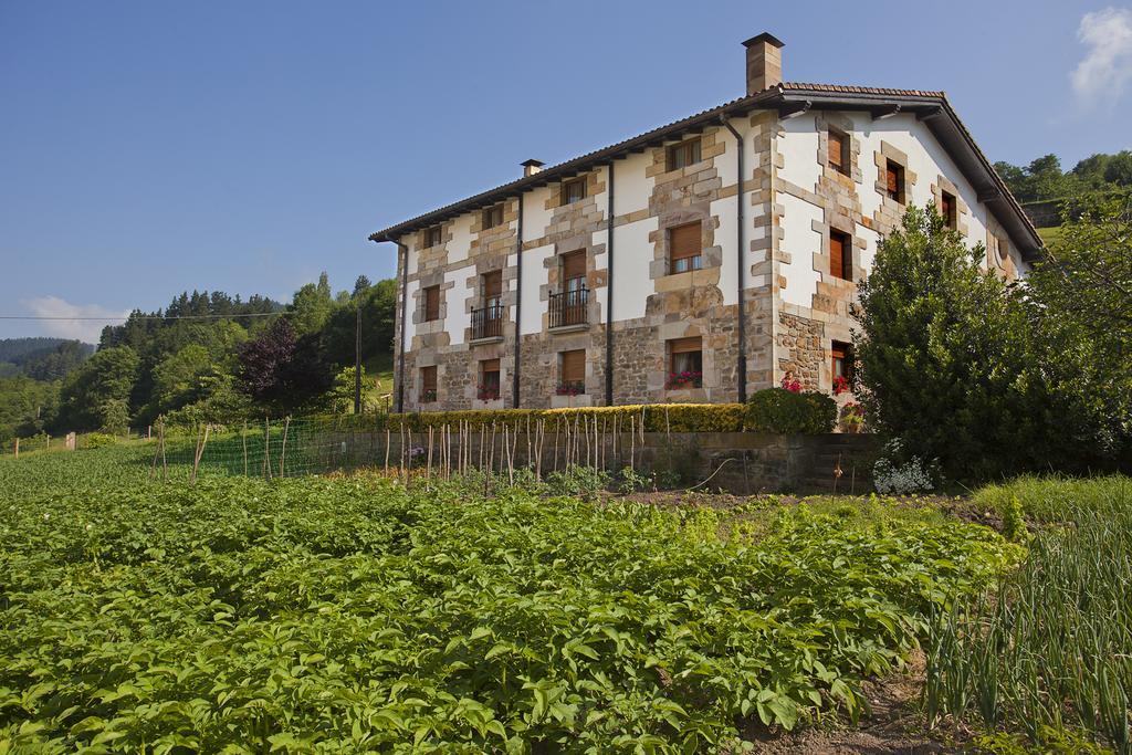 Agroturismo Ibarre Hotel Anzuola Exterior photo